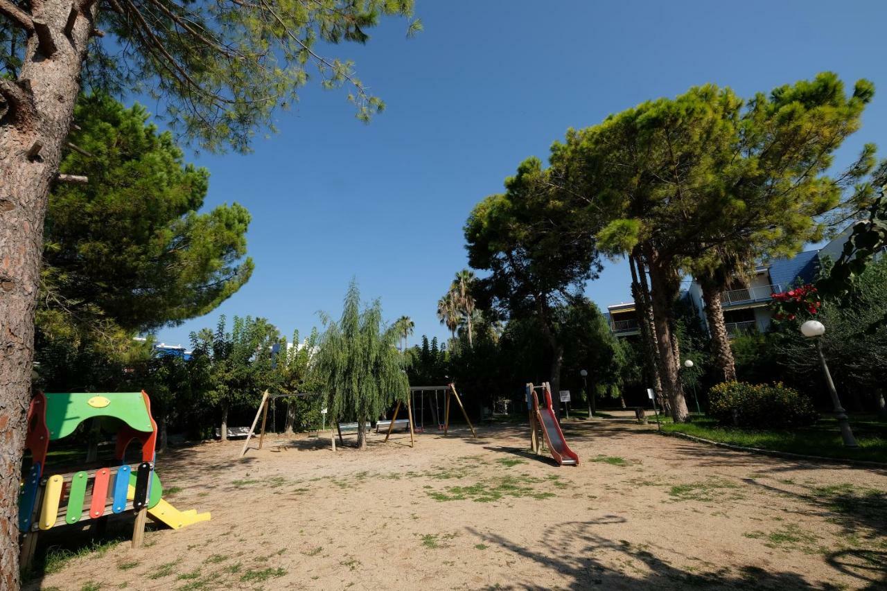85 Avinguda De La Diputacio Apartment Cambrils Bagian luar foto